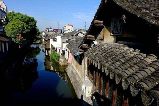 龙地逃生